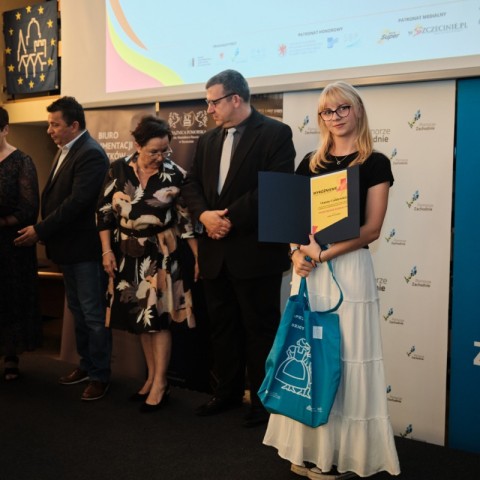 Powiększ obraz: Inauguracja ZDD 2024, wręczenie nagród laureatom konkursu historyczno-literackiego 