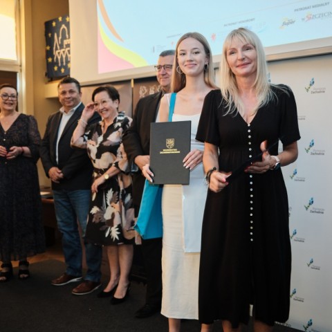 Powiększ obraz: Inauguracja ZDD 2024, wręczenie nagród laureatom konkursu historyczno-literackiego 