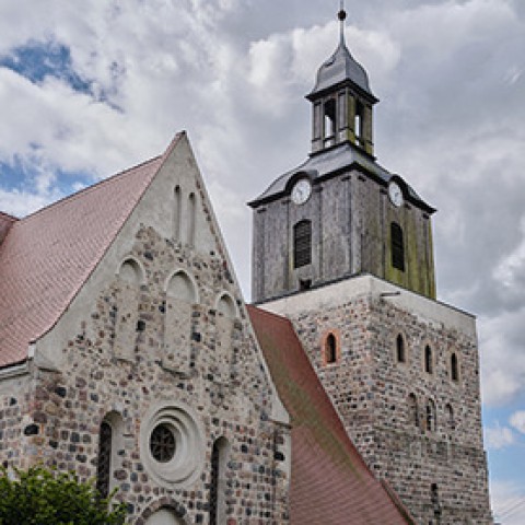 Powiększ obraz: Moryń - kościół